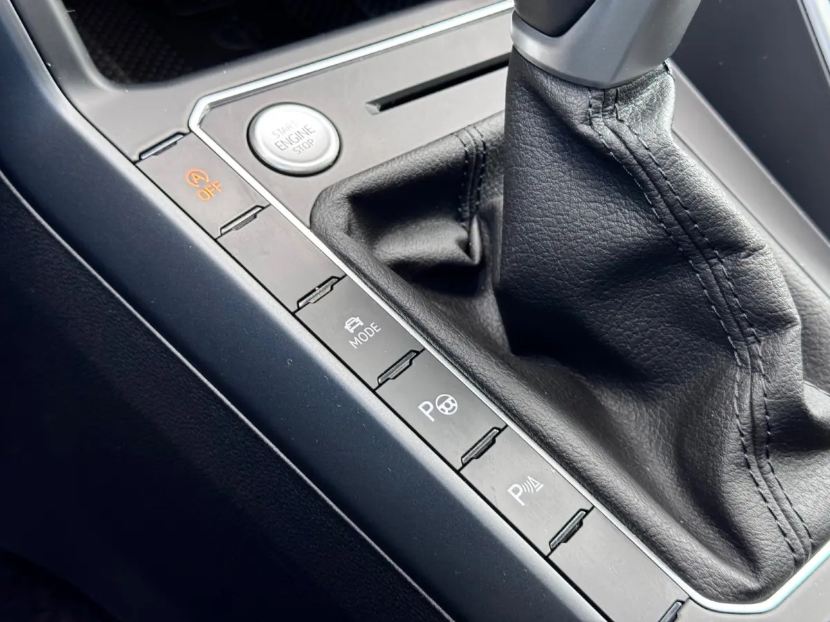 1.0 TSI R-Line Pano/Keyless/Blindspot