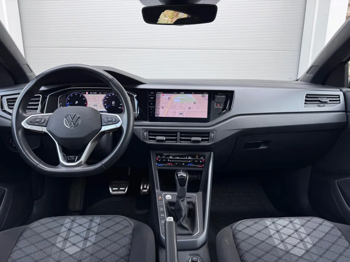 1.0 TSI R-Line Pano/Keyless/Blindspot