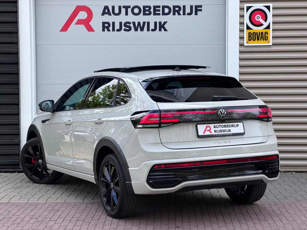 1.0 TSI R-Line Pano/Keyless/Blindspot