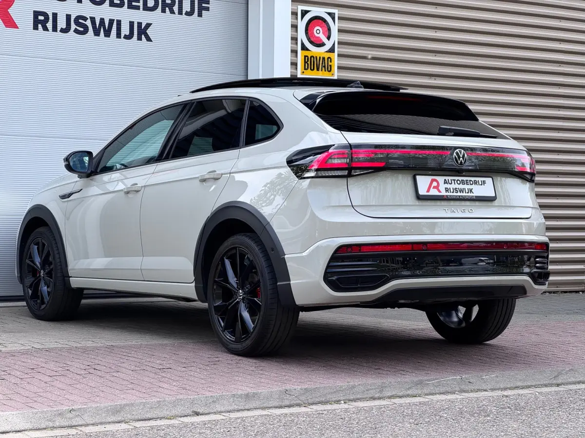 1.0 TSI R-Line Pano/Keyless/Blindspot