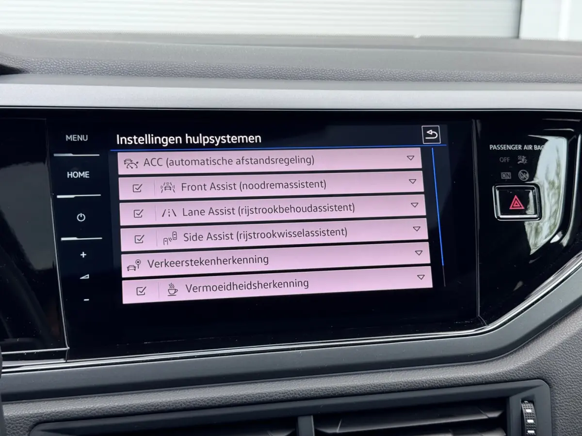 1.0 TSI R-Line Pano/Keyless/Blindspot