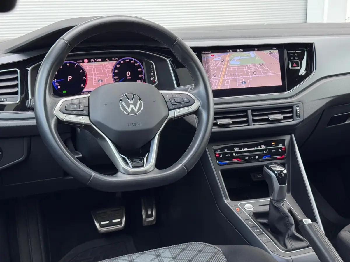 1.0 TSI R-Line Pano/Keyless/Blindspot