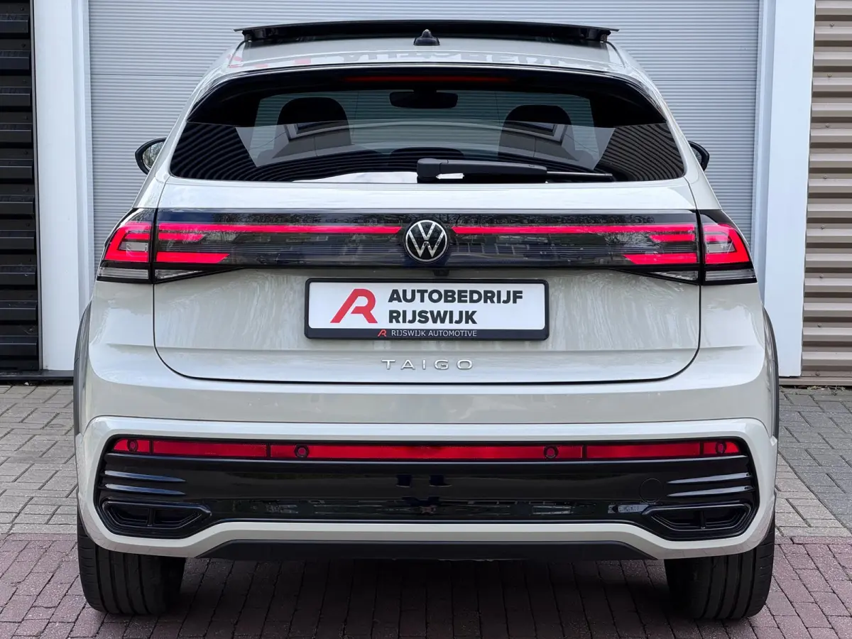 1.0 TSI R-Line Pano/Keyless/Blindspot