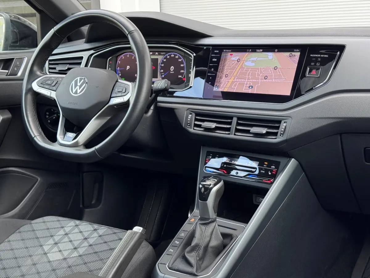 1.0 TSI R-Line Pano/Keyless/Blindspot