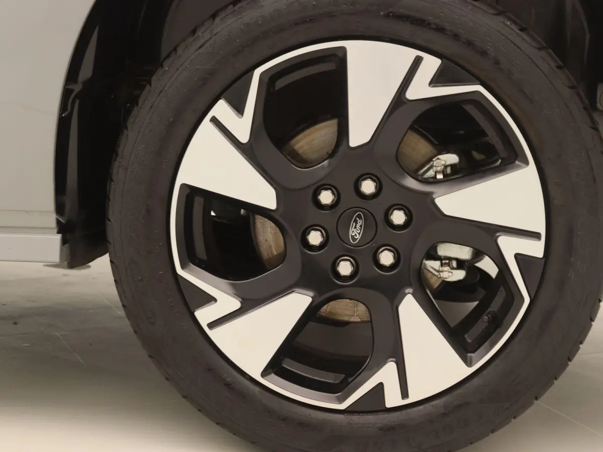 Cust. 320 L2H1 Sport 65 kWh | Trekhaak | 19 inch velgen | Adaptieve cruise control | Dodehoek detectie |