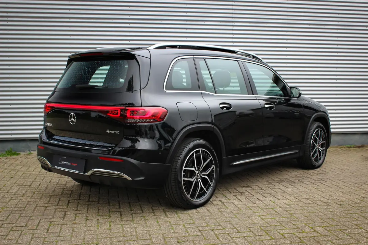 300 4MATIC AMG Line 67 kWh // SoH 97% | Panoramadak | 360 camera | 19 inch | Leder | Keyless | CarPlay & Android Auto | Distronic Plus