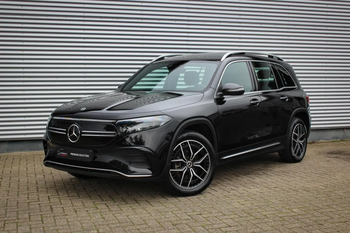 300 4MATIC AMG Line 67 kWh // SoH 97% | Panoramadak | 360 camera | 19 inch | Leder | Keyless | CarPlay & Android Auto | Distronic Plus