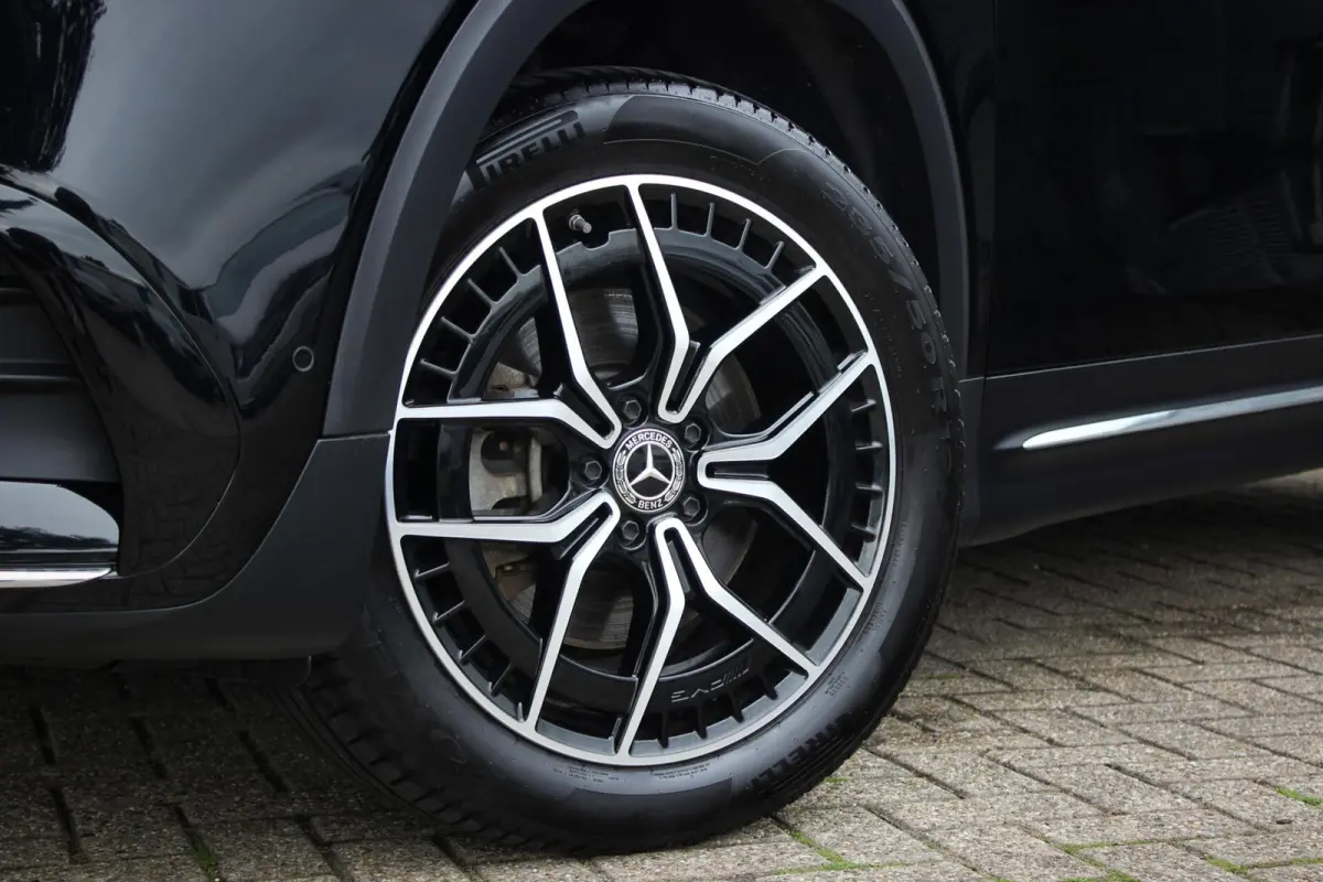 300 4MATIC AMG Line 67 kWh // SoH 97% | Panoramadak | 360 camera | 19 inch | Leder | Keyless | CarPlay & Android Auto | Distronic Plus