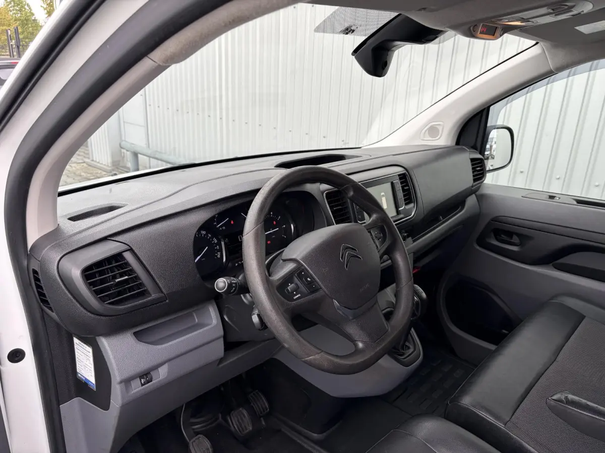 1.6 BlueHDI 95 M*HAAK*A/C*CRUISE*PDC*NAVI*3-PERS*