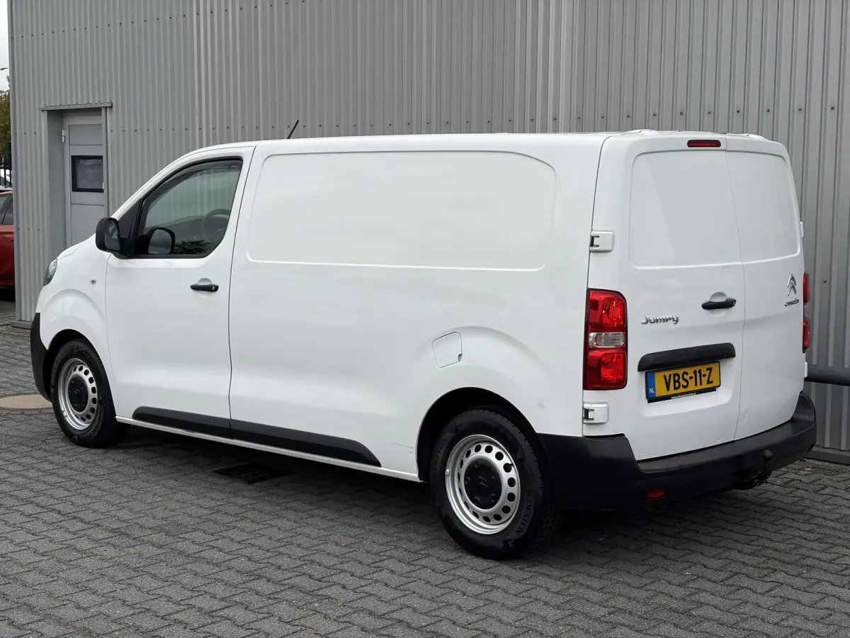 1.6 BlueHDI 95 M*HAAK*A/C*CRUISE*PDC*NAVI*3-PERS*