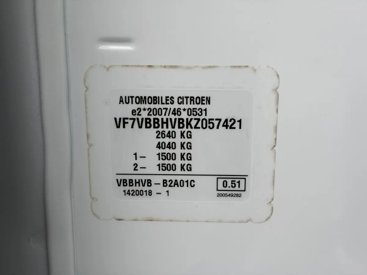 1.6 BlueHDI 95 M*HAAK*A/C*CRUISE*PDC*NAVI*3-PERS*