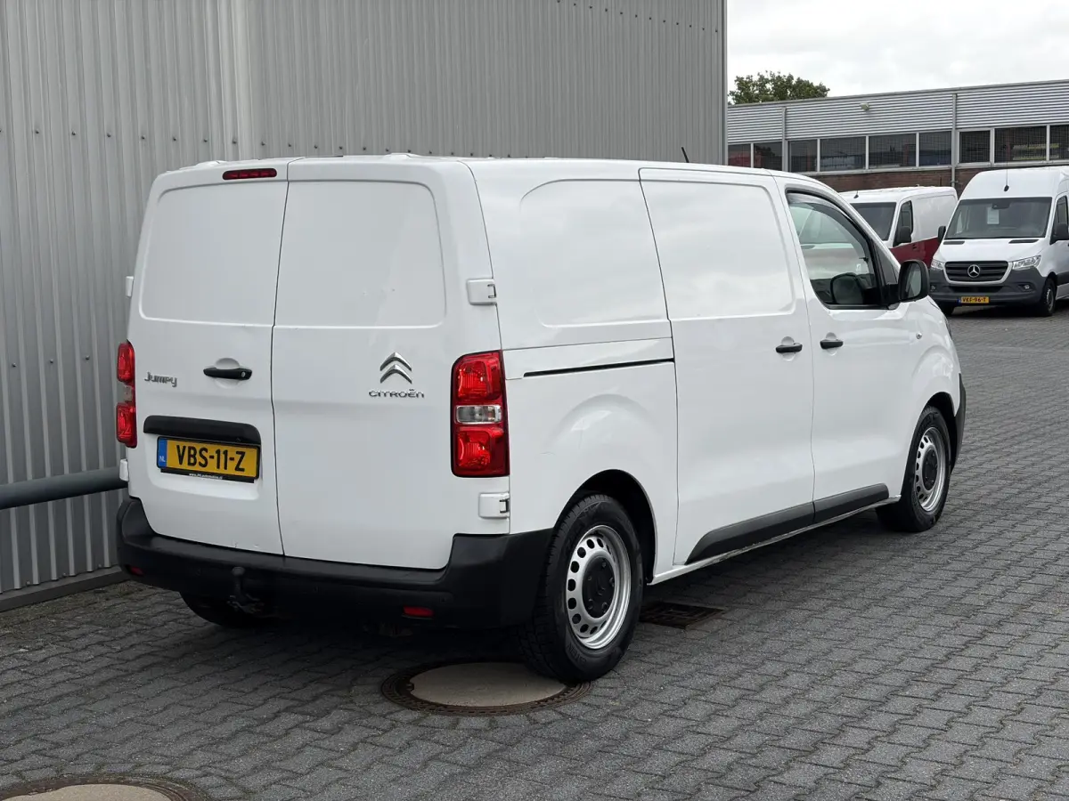 1.6 BlueHDI 95 M*HAAK*A/C*CRUISE*PDC*NAVI*3-PERS*
