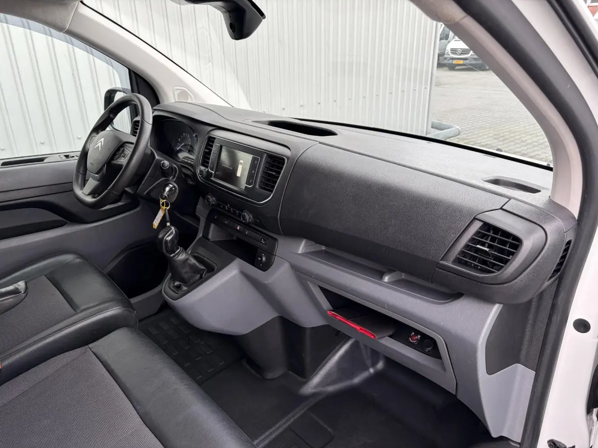 1.6 BlueHDI 95 M*HAAK*A/C*CRUISE*PDC*NAVI*3-PERS*