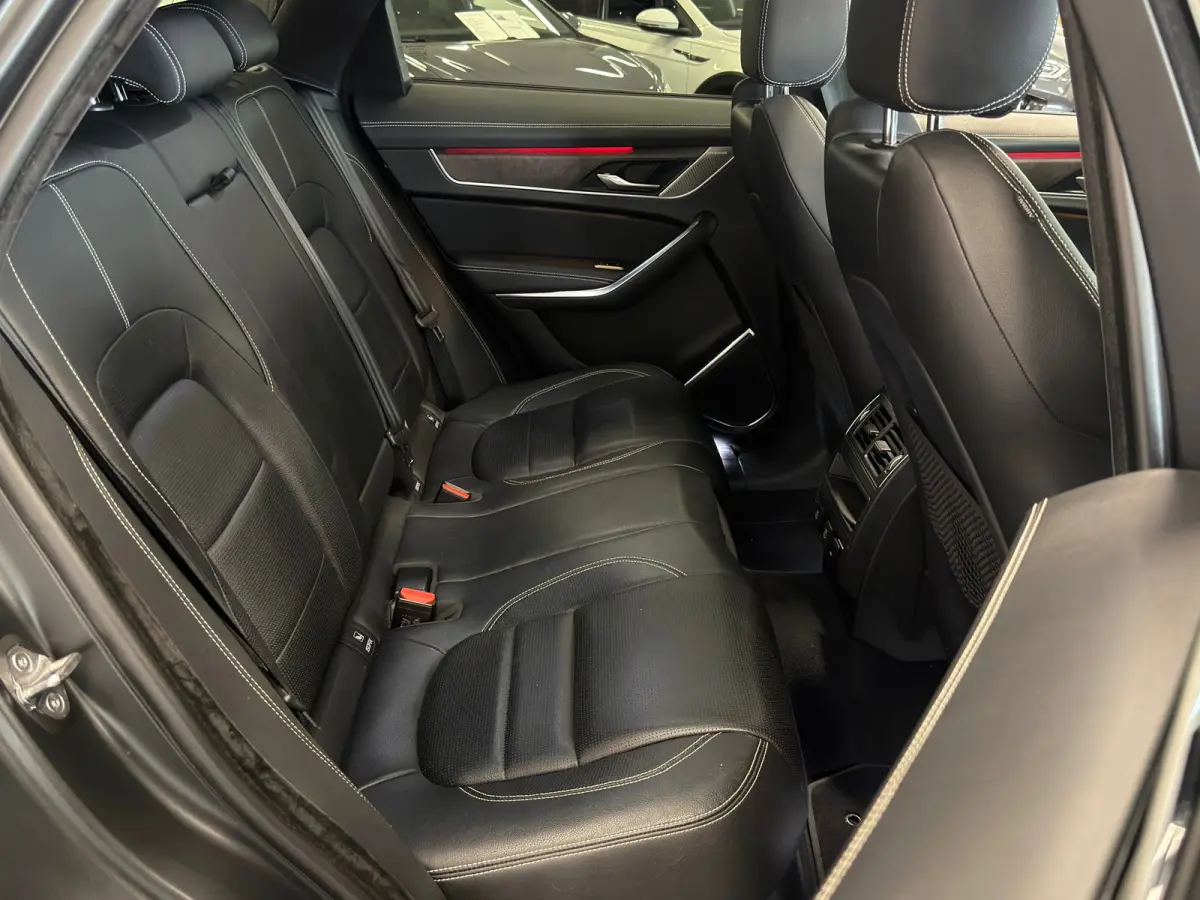2.0 P400e PHEV| NAVIGATEI\CAMERA| LEDER | PANORAMA