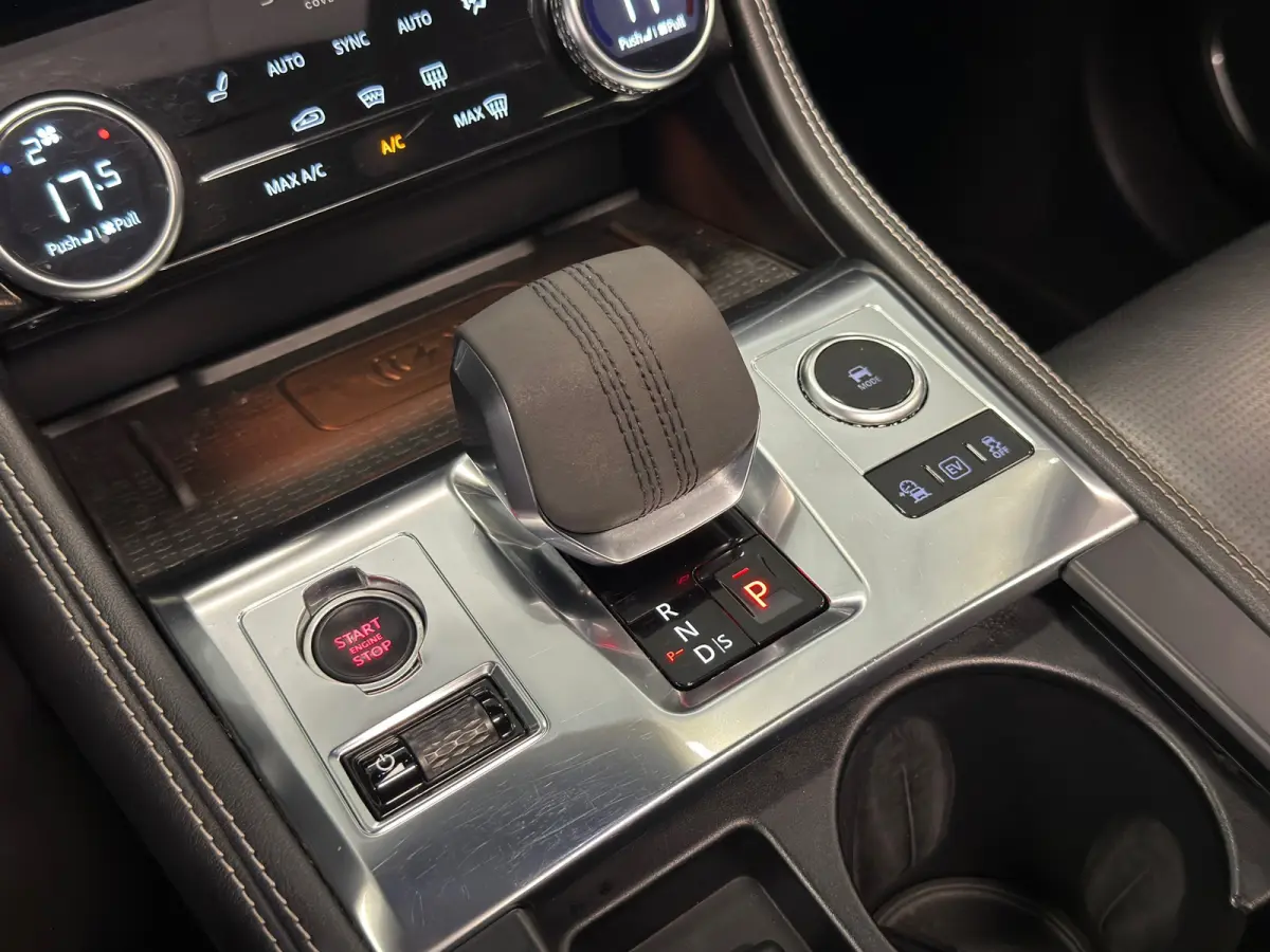 2.0 P400e PHEV| NAVIGATEI\CAMERA| LEDER | PANORAMA