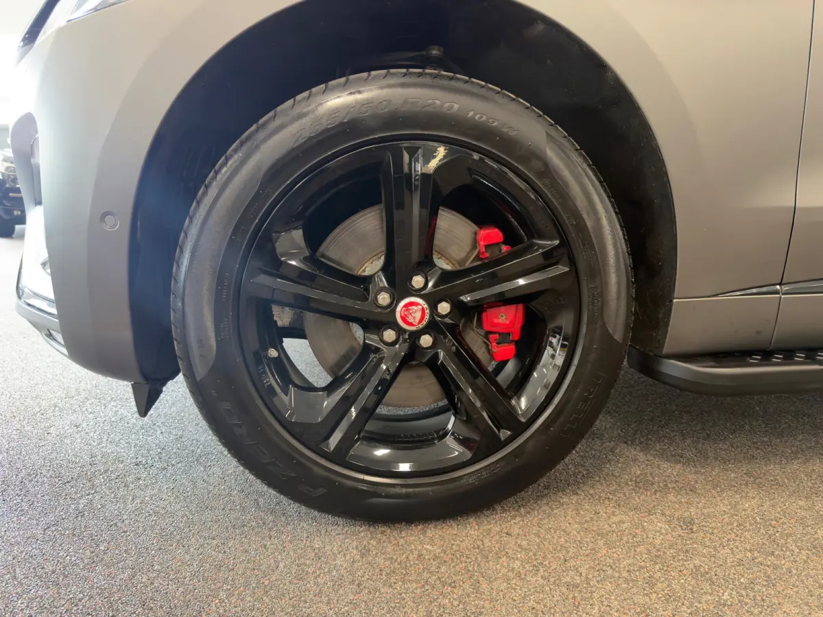 2.0 P400e PHEV| NAVIGATEI\CAMERA| LEDER | PANORAMA