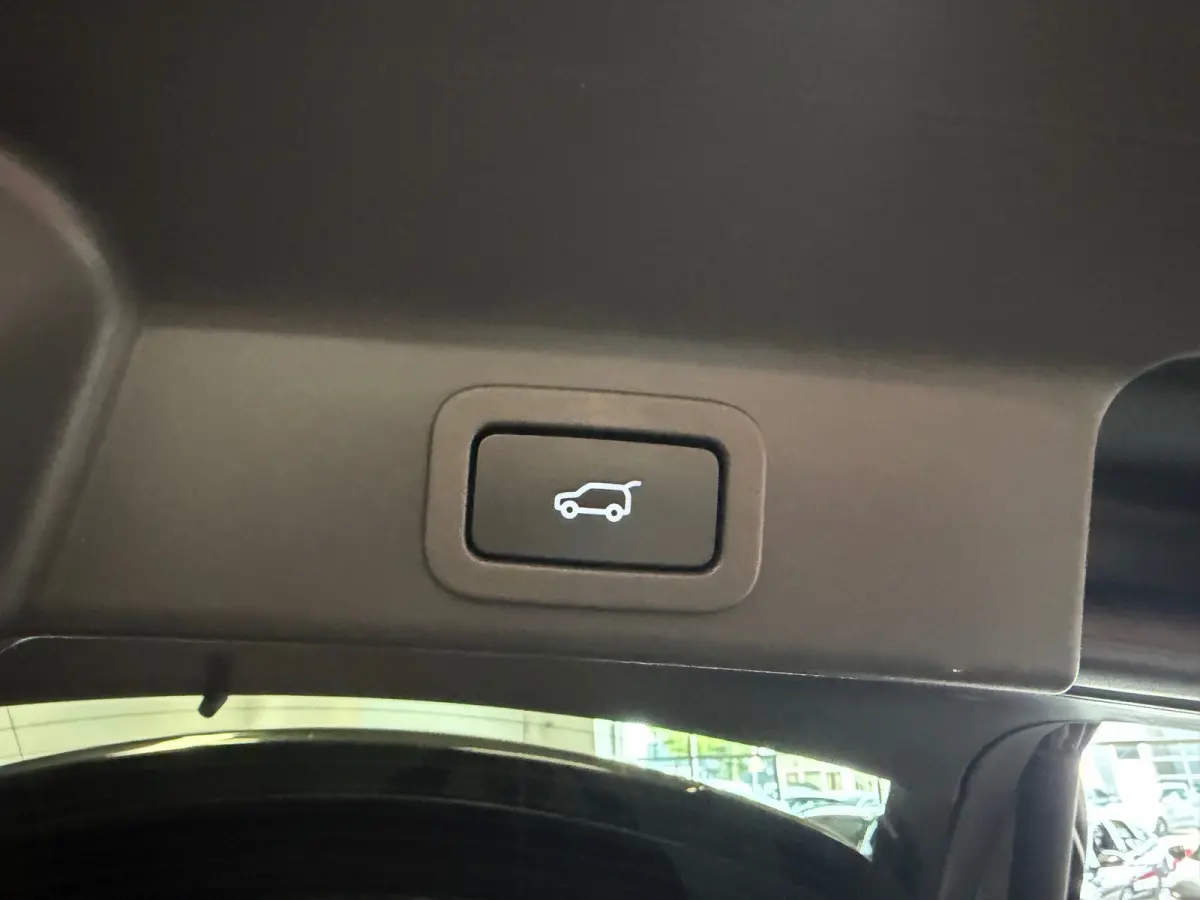 2.0 P400e PHEV| NAVIGATEI\CAMERA| LEDER | PANORAMA