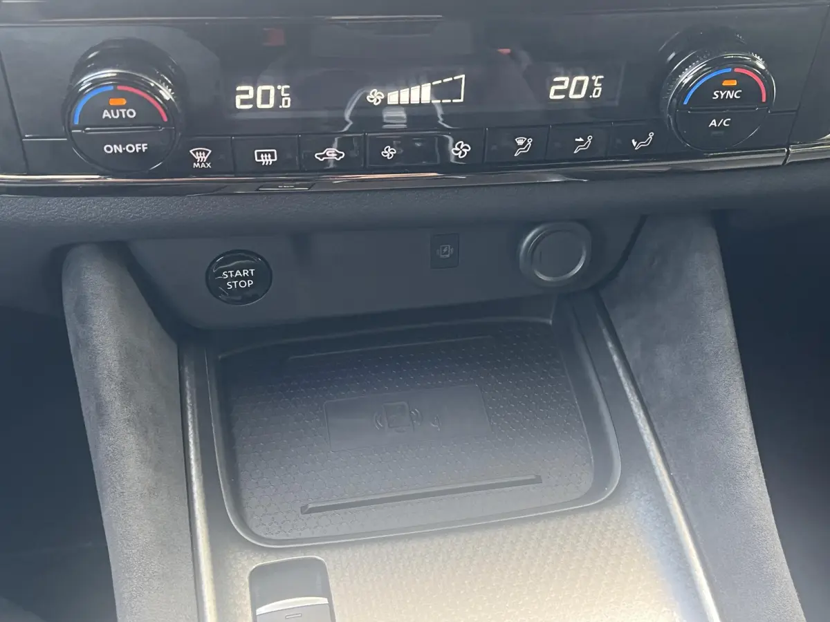 1.5 e-Power N-Design / Fabrieksgarantie tot 12-2028 / Leder Alcantara bekleding / HUD / Camera 360° / Navigatie / Apple Carplay Android / Elektr. stoel en klep / 20"LM wielen