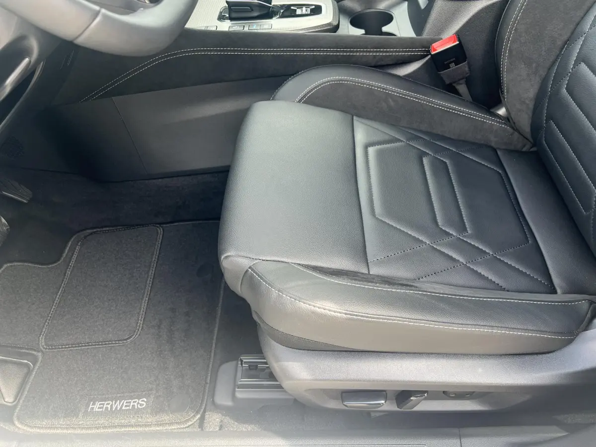 1.5 e-Power N-Design / Fabrieksgarantie tot 12-2028 / Leder Alcantara bekleding / HUD / Camera 360° / Navigatie / Apple Carplay Android / Elektr. stoel en klep / 20"LM wielen