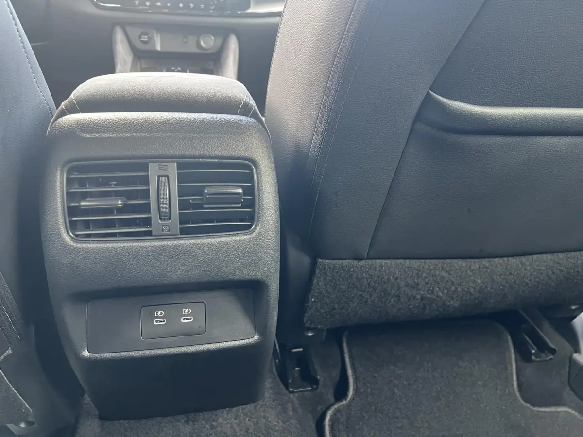 1.5 e-Power N-Design / Fabrieksgarantie tot 12-2028 / Leder Alcantara bekleding / HUD / Camera 360° / Navigatie / Apple Carplay Android / Elektr. stoel en klep / 20"LM wielen