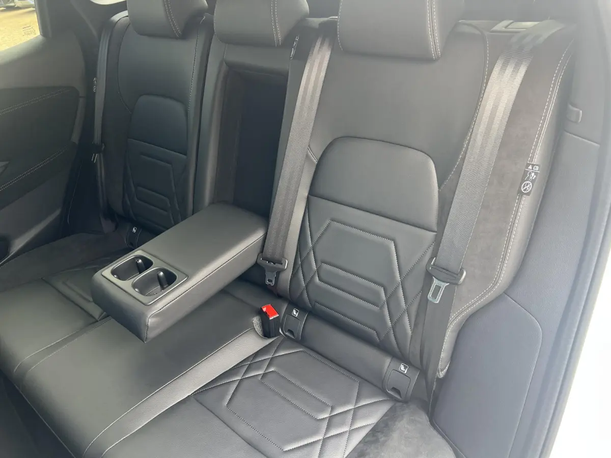 1.5 e-Power N-Design / Fabrieksgarantie tot 12-2028 / Leder Alcantara bekleding / HUD / Camera 360° / Navigatie / Apple Carplay Android / Elektr. stoel en klep / 20"LM wielen
