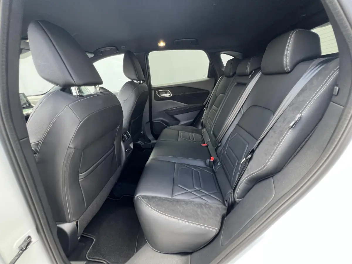 1.5 e-Power N-Design / Fabrieksgarantie tot 12-2028 / Leder Alcantara bekleding / HUD / Camera 360° / Navigatie / Apple Carplay Android / Elektr. stoel en klep / 20"LM wielen