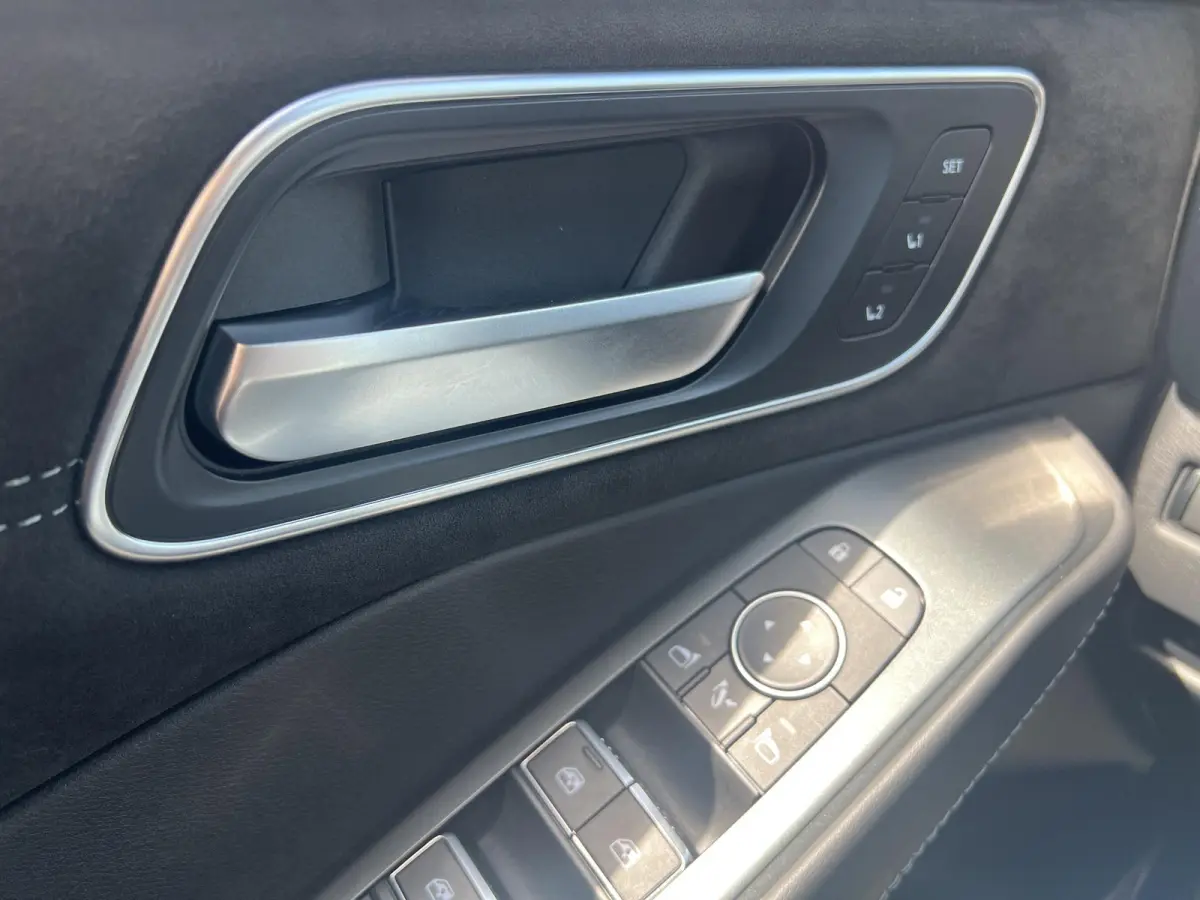 1.5 e-Power N-Design / Fabrieksgarantie tot 12-2028 / Leder Alcantara bekleding / HUD / Camera 360° / Navigatie / Apple Carplay Android / Elektr. stoel en klep / 20"LM wielen