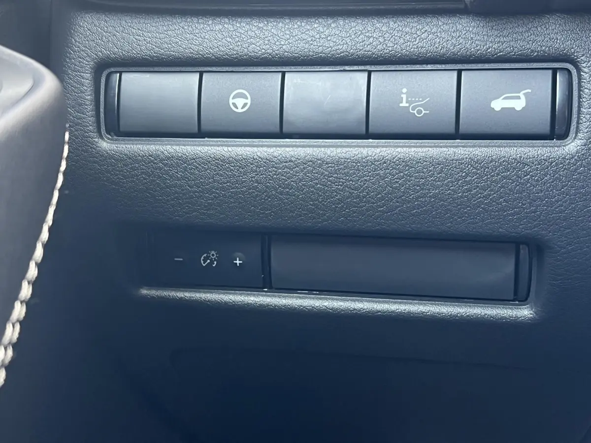 1.5 e-Power N-Design / Fabrieksgarantie tot 12-2028 / Leder Alcantara bekleding / HUD / Camera 360° / Navigatie / Apple Carplay Android / Elektr. stoel en klep / 20"LM wielen