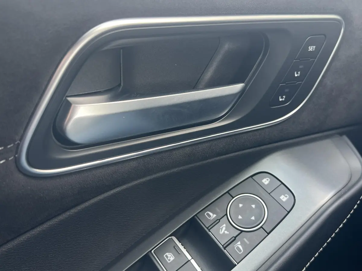 1.5 e-Power N-Design / Fabrieksgarantie tot 12-2028 / Leder Alcantara bekleding / HUD / Camera 360° / Navigatie / Apple Carplay Android / Elektr. stoel en klep / 20"LM wielen