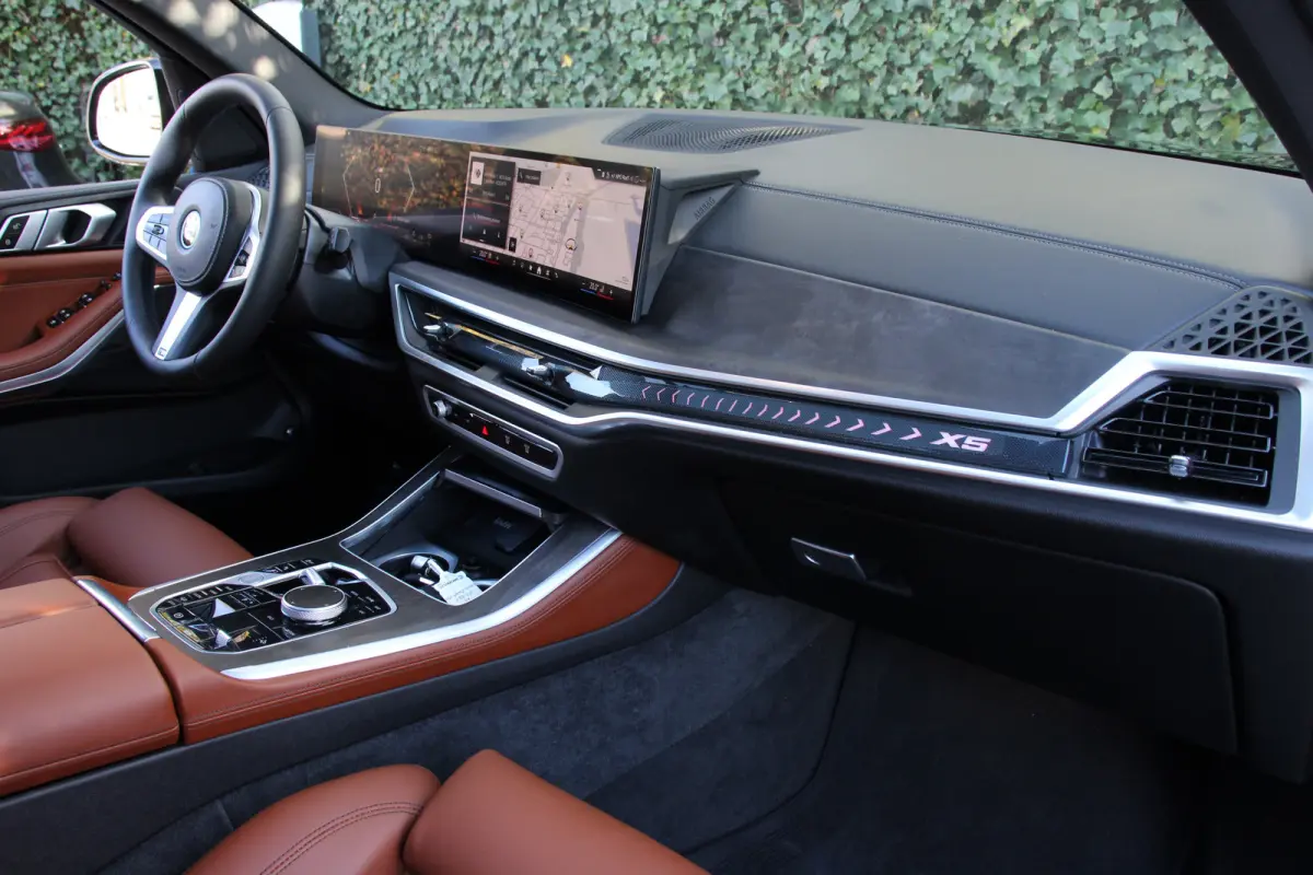 xDrive50e M Sport | UNIEK! | ELEKTR. TREKHAAK | PANODAK | STOEL + STUURVERWARMING | M-SPORT | ADAPTIVE CRUISE | DODE HOEK | 21" LMV