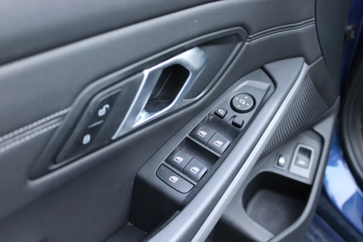 320e HYBRID AUT. BUSINESS SPORT LEDER/CAMERA/CARPLAY