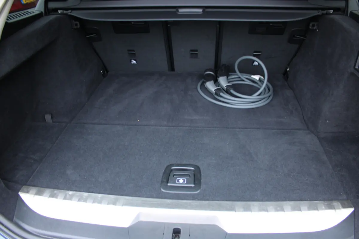 320e HYBRID AUT. BUSINESS SPORT LEDER/CAMERA/CARPLAY