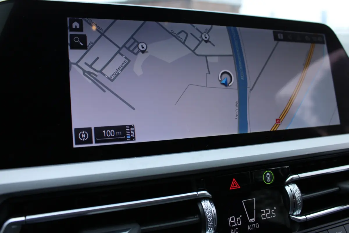 320e HYBRID AUT. BUSINESS SPORT LEDER/CAMERA/CARPLAY