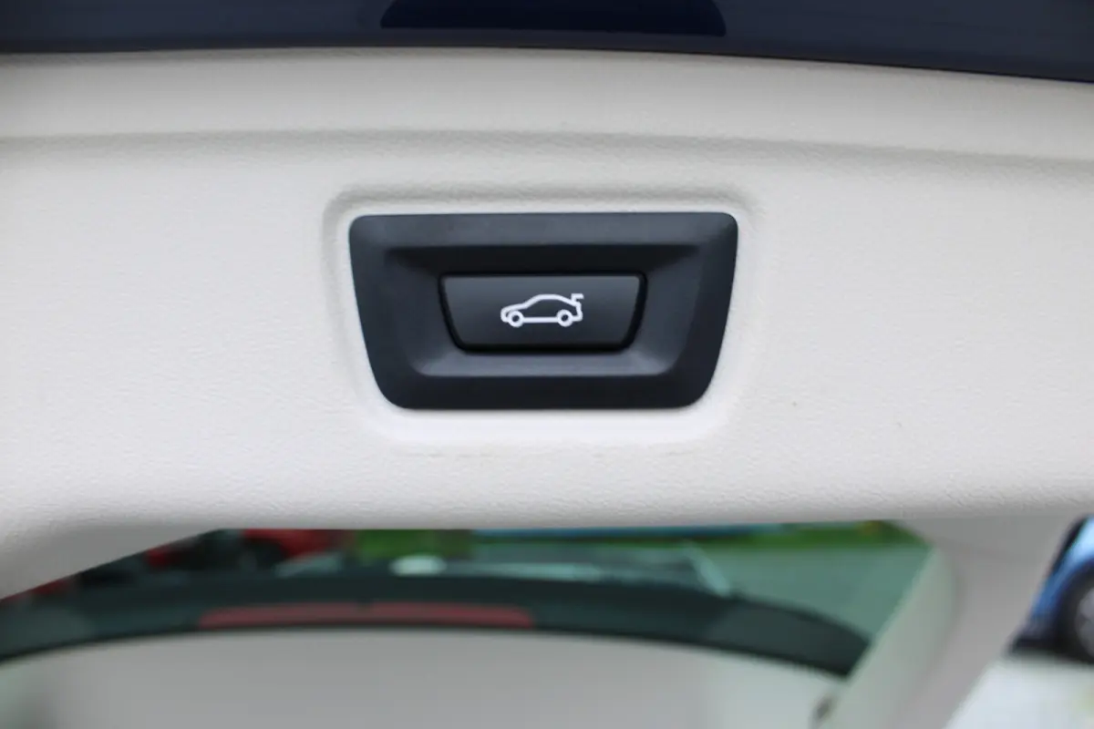 320e HYBRID AUT. BUSINESS SPORT LEDER/CAMERA/CARPLAY