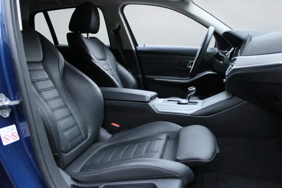 320e HYBRID AUT. BUSINESS SPORT LEDER/CAMERA/CARPLAY