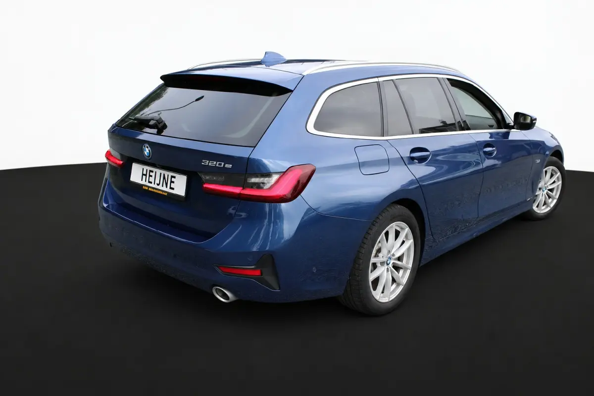 320e HYBRID AUT. BUSINESS SPORT LEDER/CAMERA/CARPLAY