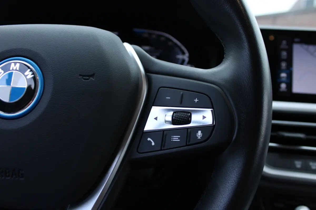 320e HYBRID AUT. BUSINESS SPORT LEDER/CAMERA/CARPLAY