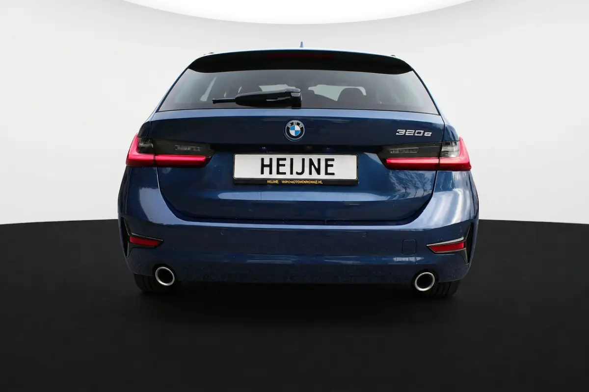 320e HYBRID AUT. BUSINESS SPORT LEDER/CAMERA/CARPLAY