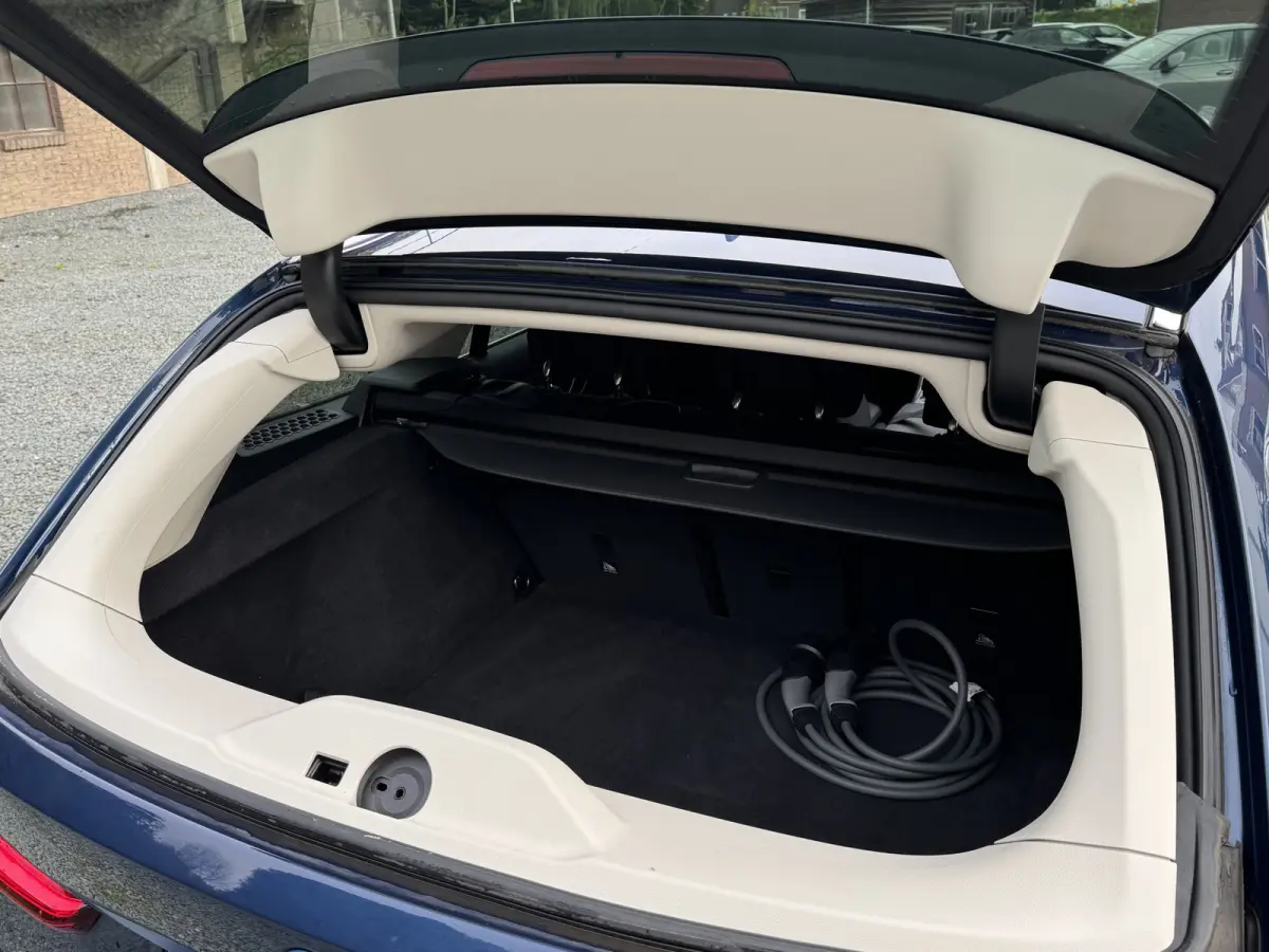 320e HYBRID AUT. BUSINESS SPORT LEDER/CAMERA/CARPLAY