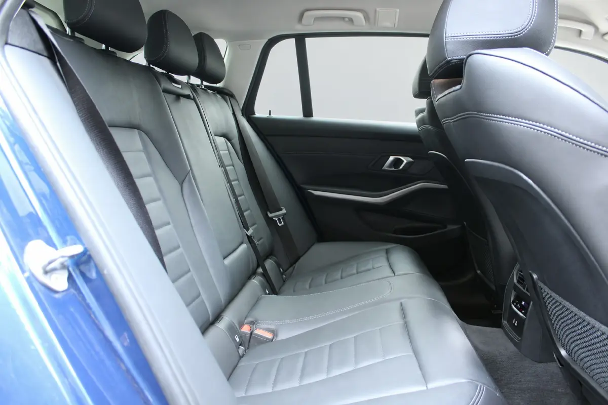 320e HYBRID AUT. BUSINESS SPORT LEDER/CAMERA/CARPLAY