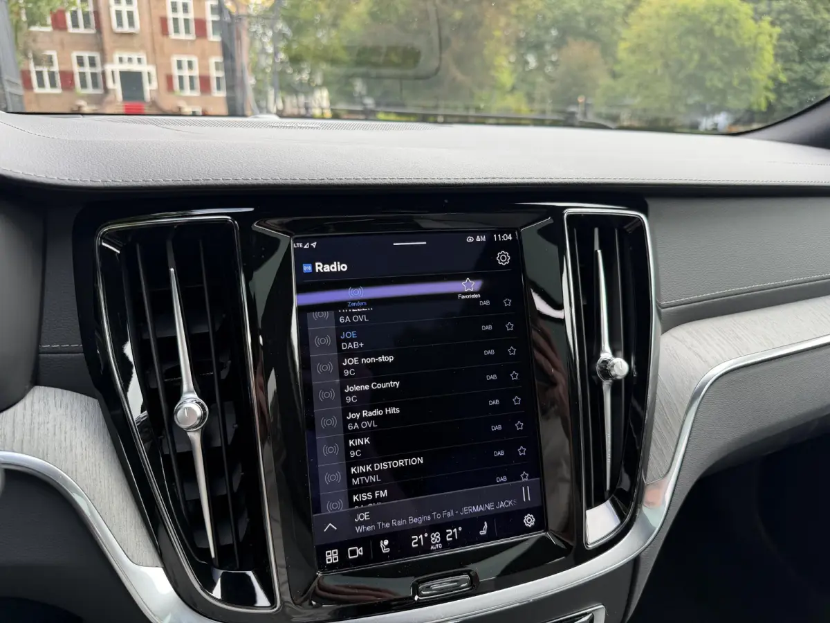 2.0 T8 Plug-in hybrid AWD Ultimate Dark | HUD | Pano | Harman & Kardon | 360 | BTW |
