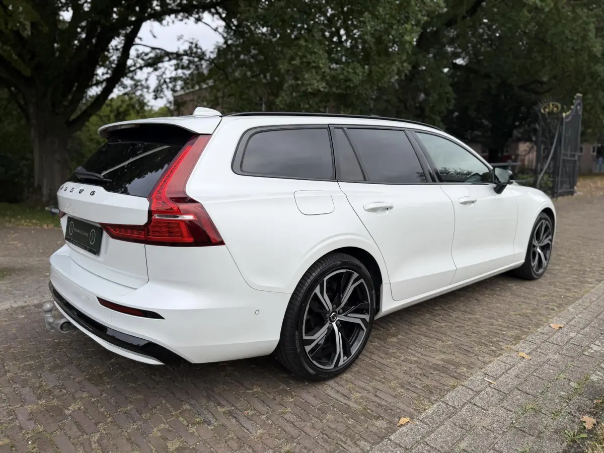 2.0 T8 Plug-in hybrid AWD Ultimate Dark | HUD | Pano | Harman & Kardon | 360 | BTW |