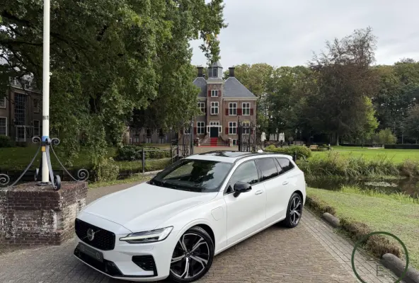 2.0 T8 Plug-in hybrid AWD Ultimate Dark | HUD | Pano | Harman & Kardon | 360 | BTW |