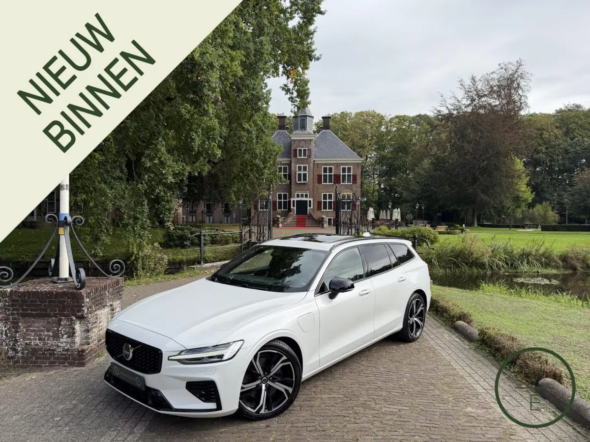 2.0 T8 Plug-in hybrid AWD Ultimate Dark | HUD | Pano | Harman & Kardon | 360 | BTW |