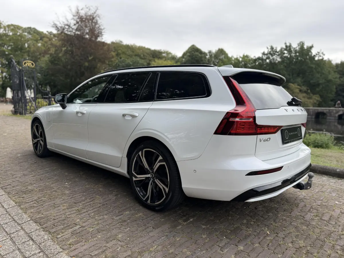 2.0 T8 Plug-in hybrid AWD Ultimate Dark | HUD | Pano | Harman & Kardon | 360 | BTW |