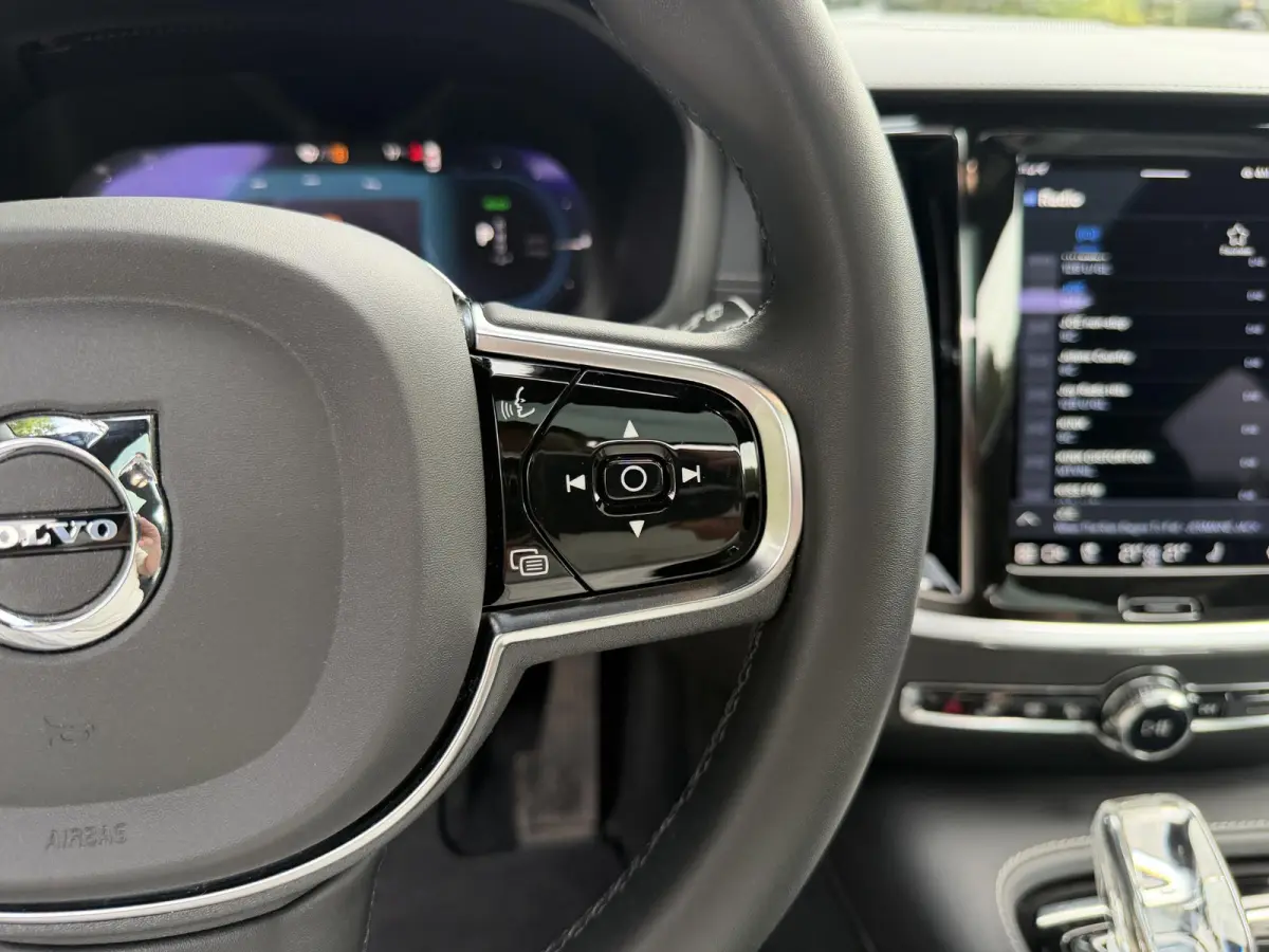 2.0 T8 Plug-in hybrid AWD Ultimate Dark | HUD | Pano | Harman & Kardon | 360 | BTW |
