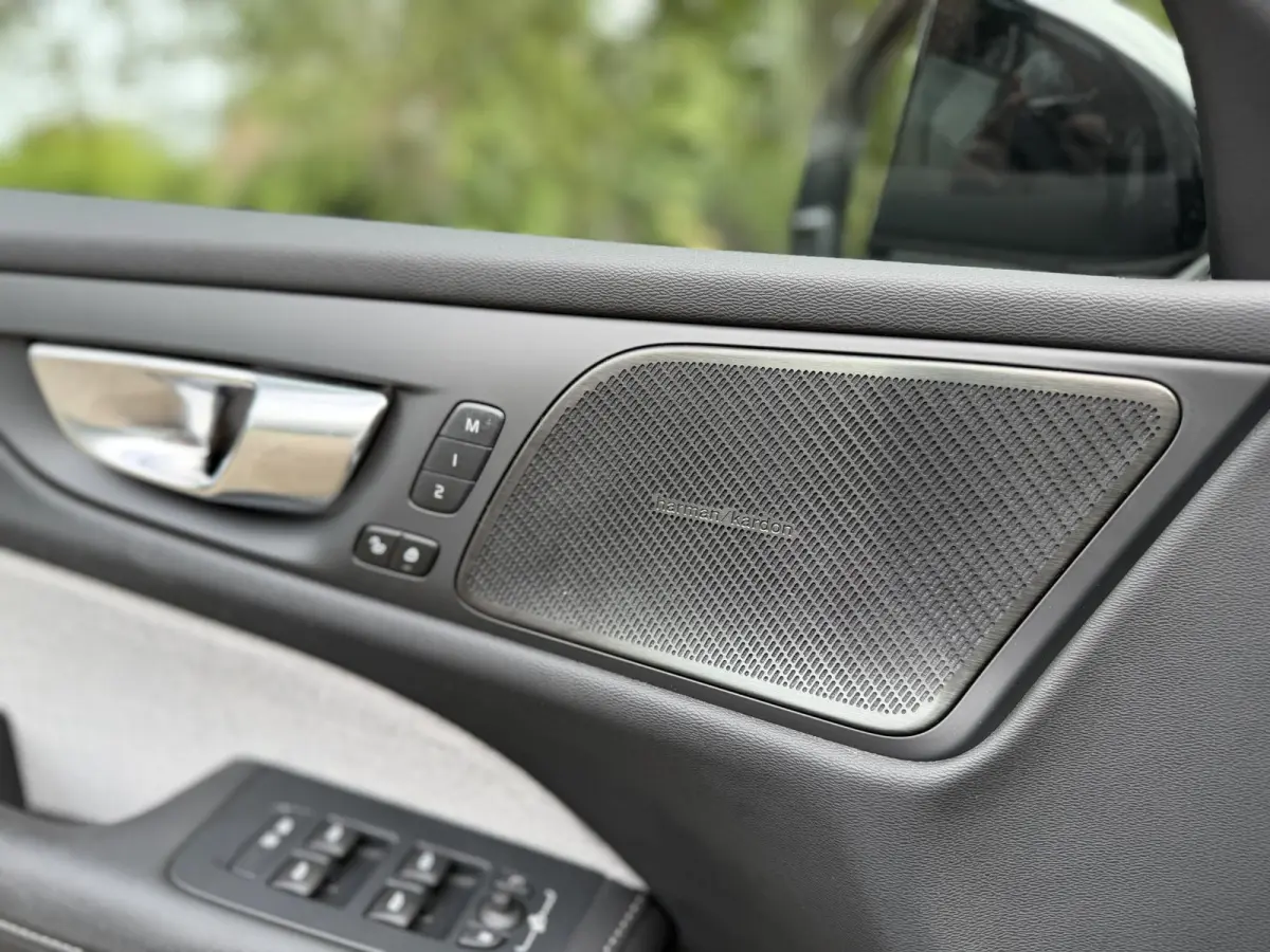 2.0 T8 Plug-in hybrid AWD Ultimate Dark | HUD | Pano | Harman & Kardon | 360 | BTW |