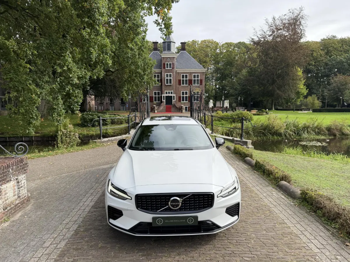 2.0 T8 Plug-in hybrid AWD Ultimate Dark | HUD | Pano | Harman & Kardon | 360 | BTW |