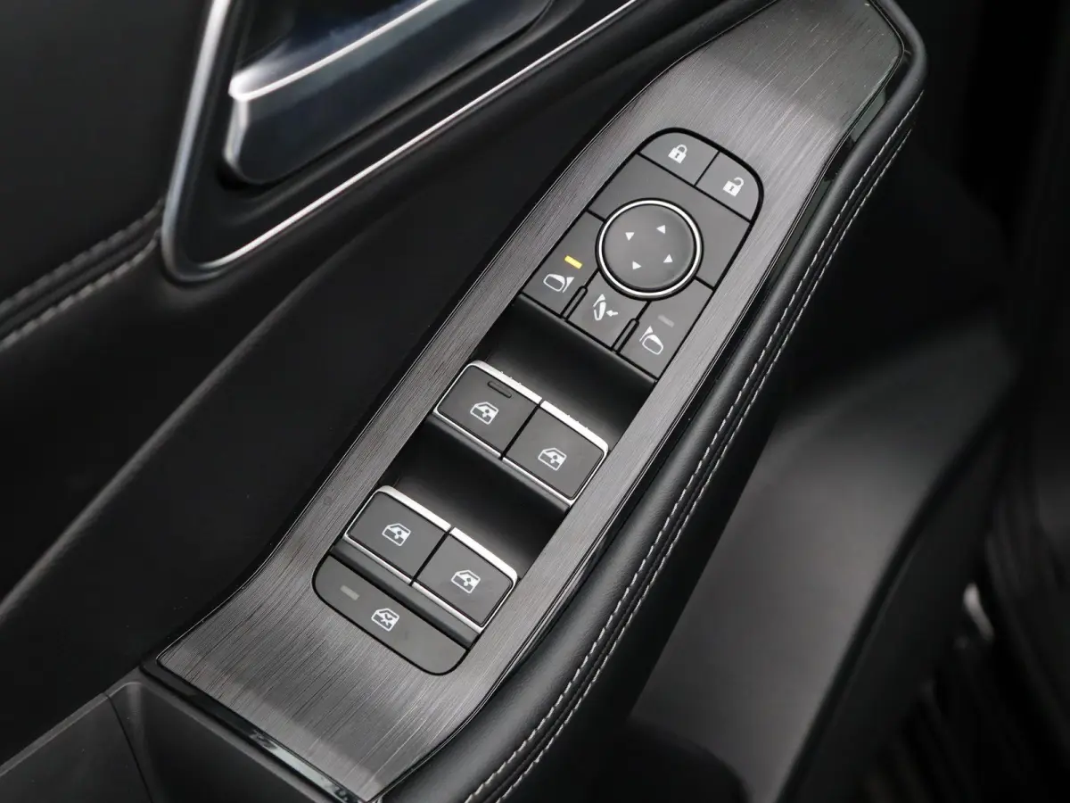 1.5 e-4orce Tekna Plus 4WD 7p. | Panoramadak | 7 Persoons | Bose Audio | Headup Display | 1650kg Trekgewicht |