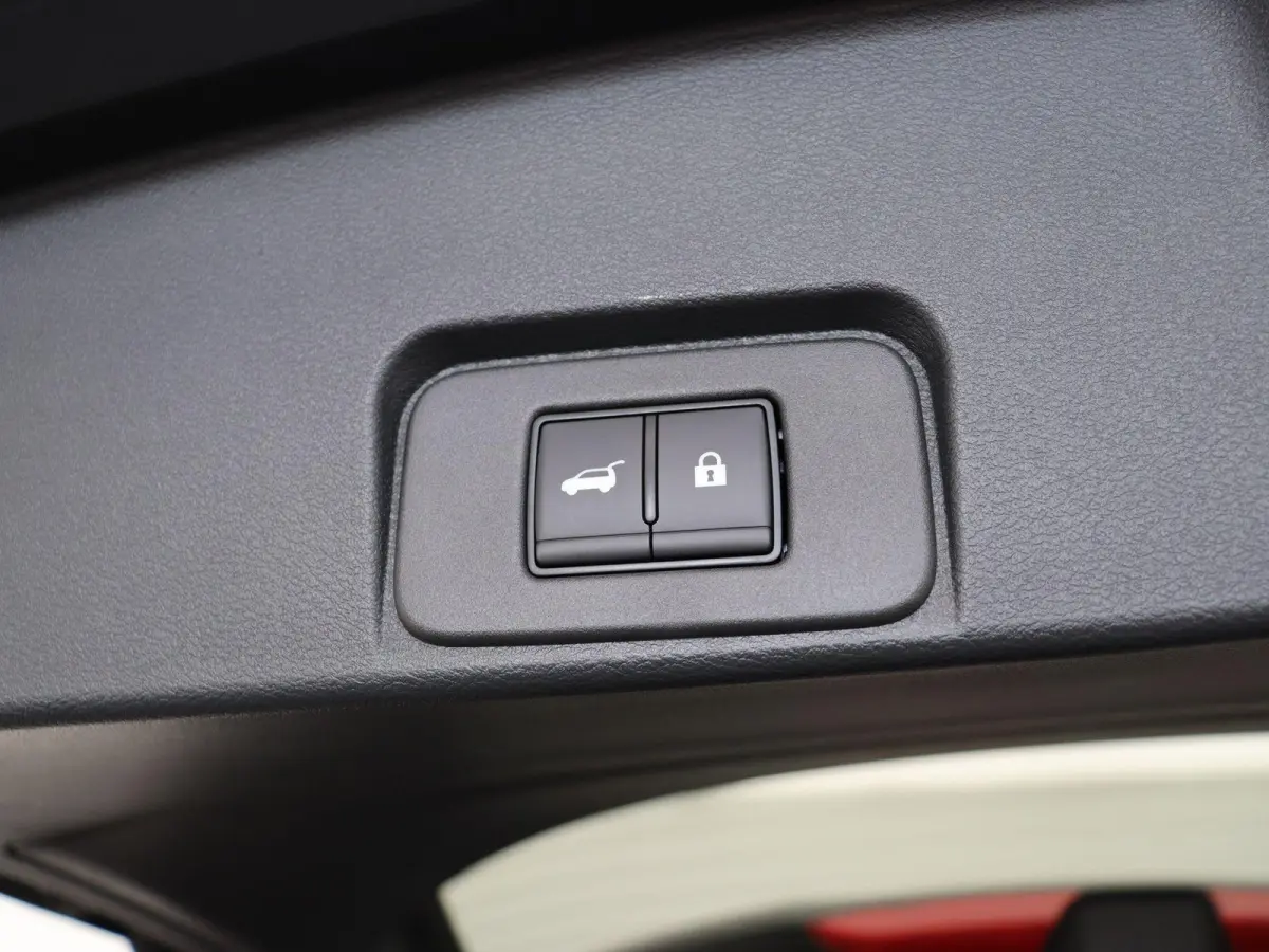 1.5 e-4orce Tekna Plus 4WD 7p. | Panoramadak | 7 Persoons | Bose Audio | Headup Display | 1650kg Trekgewicht |
